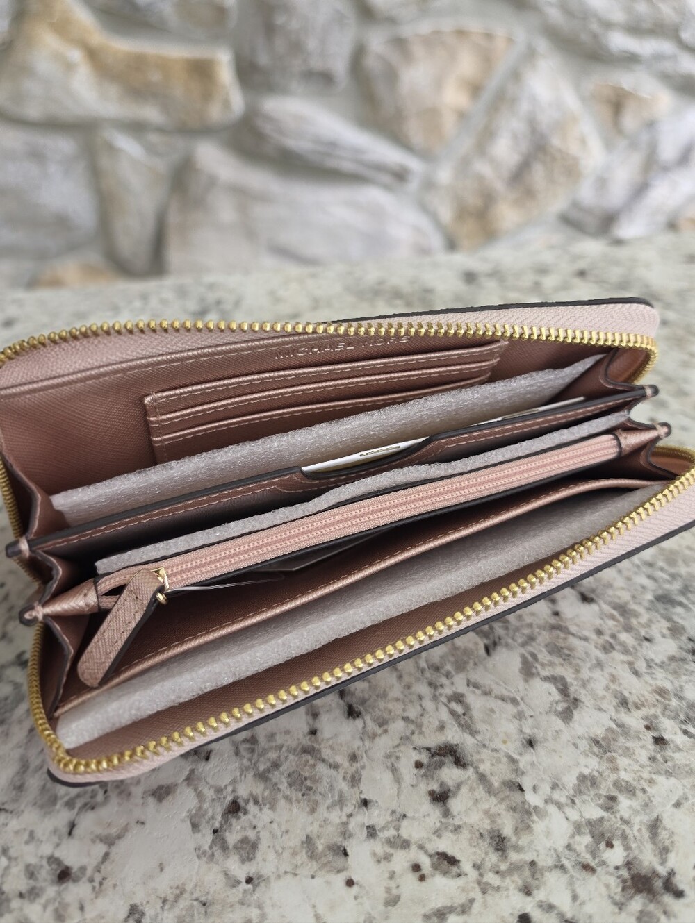 Michael Kors Jet Set Logo Medium Rose Gold Wallet - Picture 3 of 6